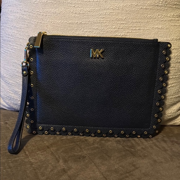 Michael Kors Black Scalloped Truffle Medium Wristlet with Gold Accents - Picture 1 of 11